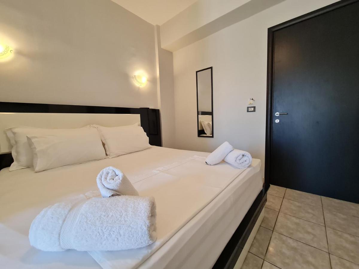 Hotel Ardiani Ksamil Buitenkant foto