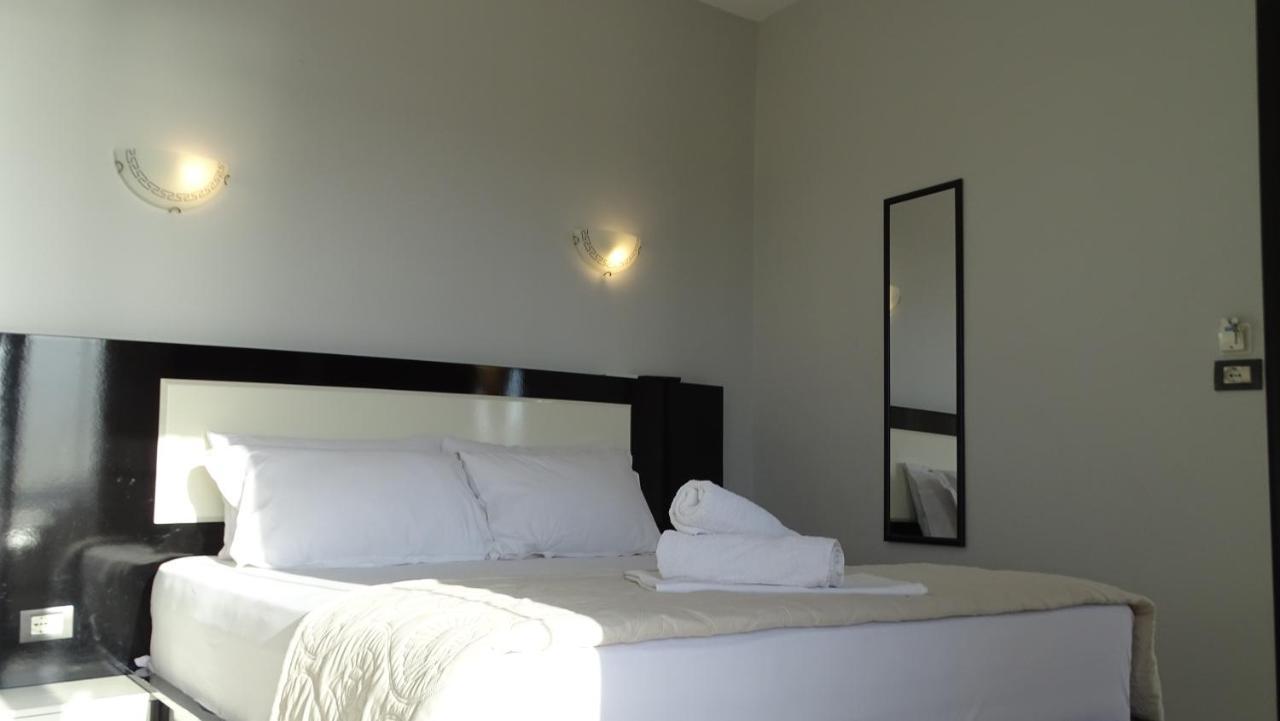 Hotel Ardiani Ksamil Buitenkant foto