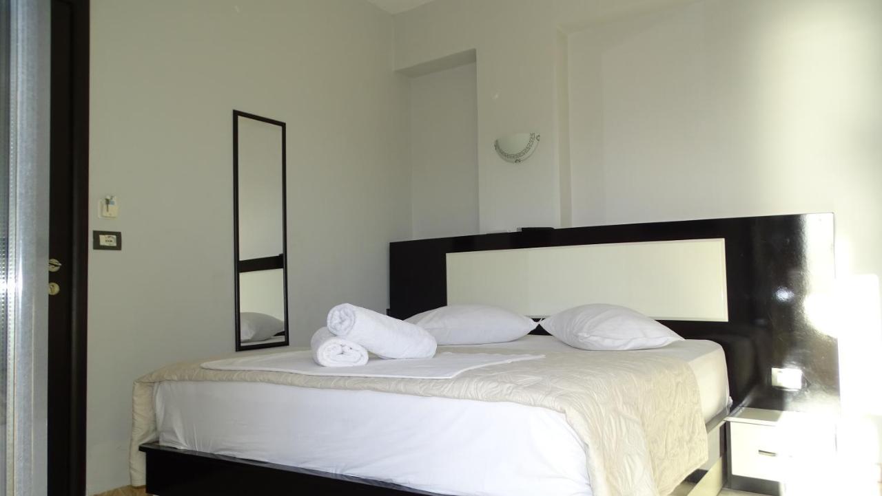 Hotel Ardiani Ksamil Buitenkant foto